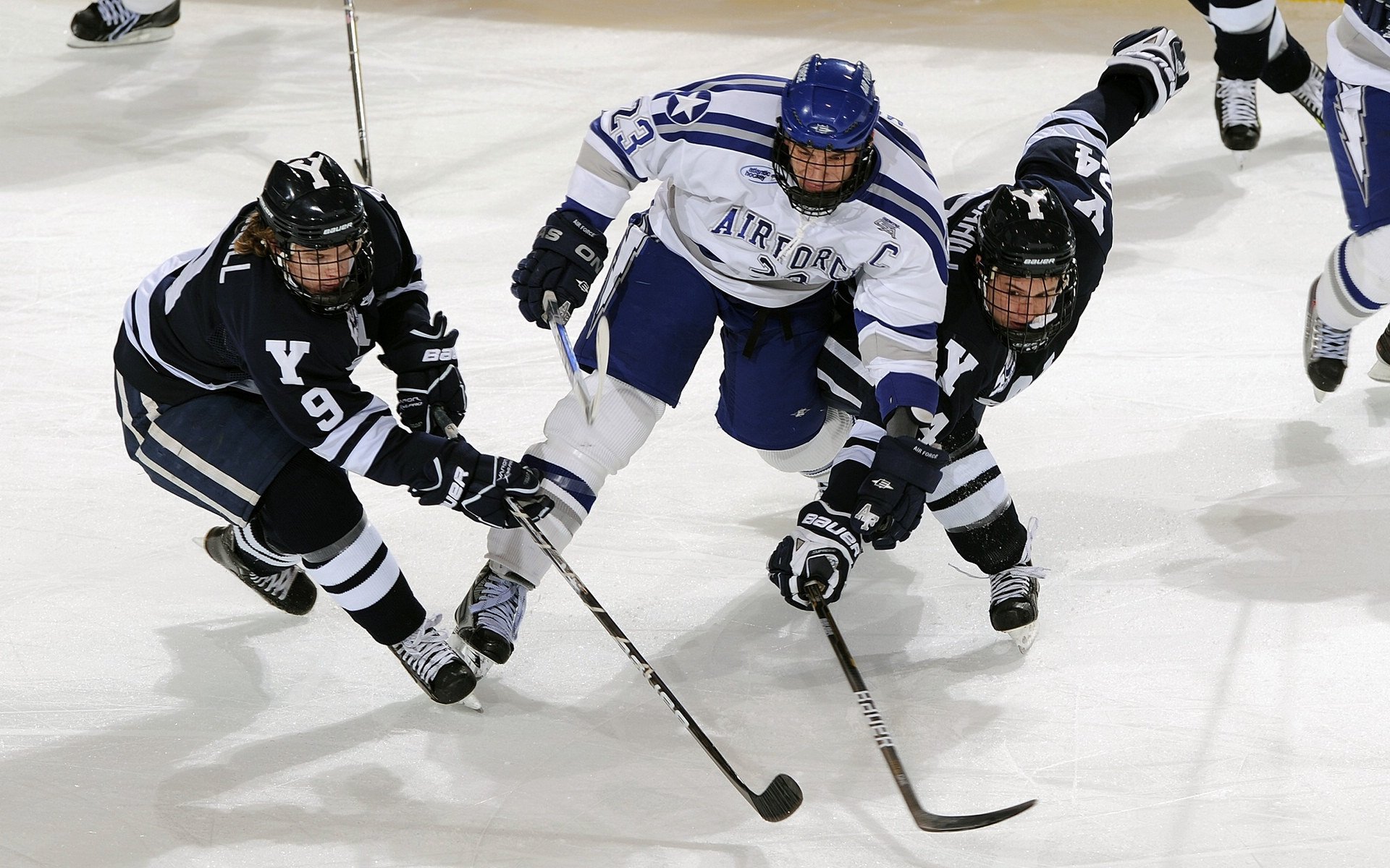 C9不断突破！内马尔连续三场比赛得分超群，观众掌声雷动