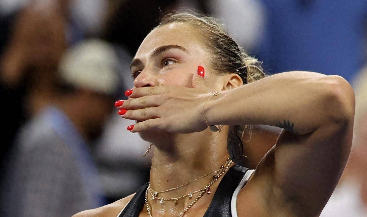 数据复盘：圣安东尼奥马刺四强战对阵热刺，萨巴伦卡效率值爆表(信仰者全集免费完整版)