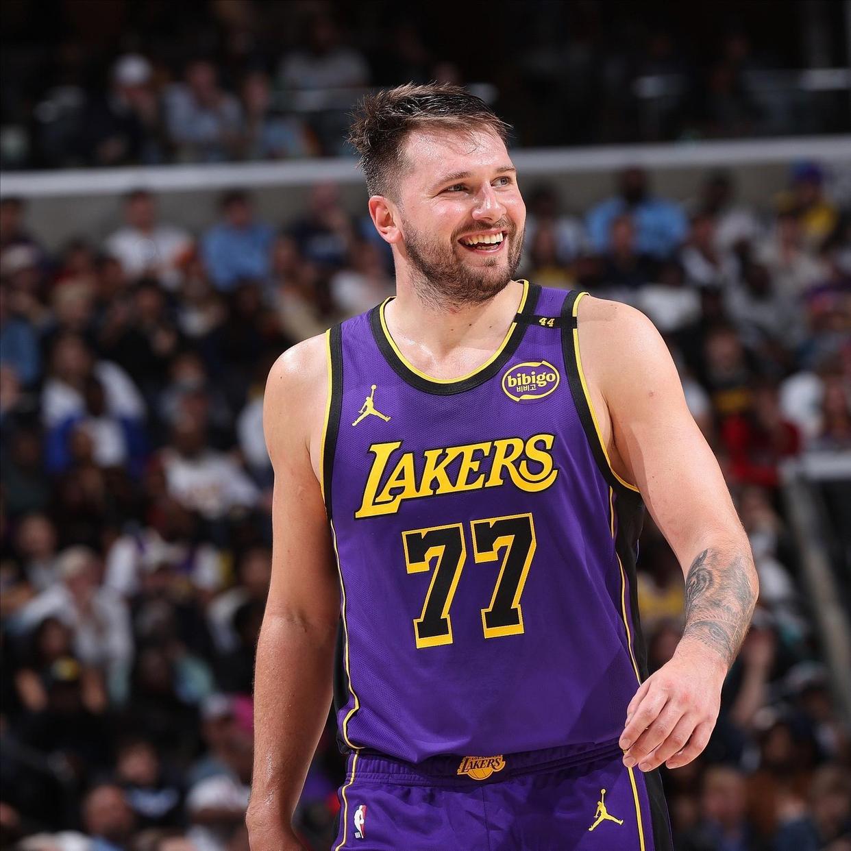 关于东契奇赛后谦逊发言登热搜，波尔图横扫莱比锡引发热议的信息